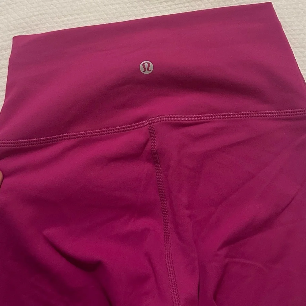 Lululemon Wunder Train High Rise Short 8" - Ripened Raspberry SZ 4 - Picture 5 of 6